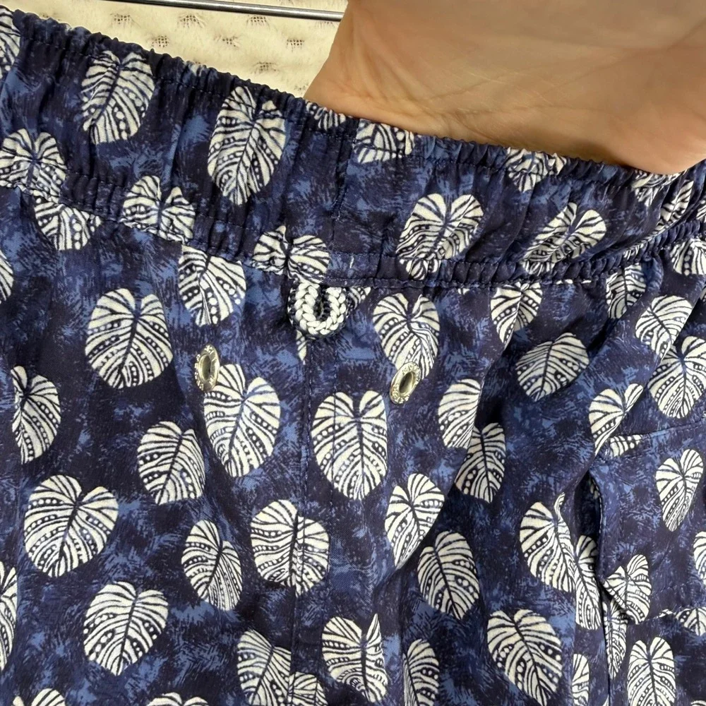 Peter Millar Swim Trunks Mens XL Navy Blue Monstera Leaf Seaside Mesh Lined 8in